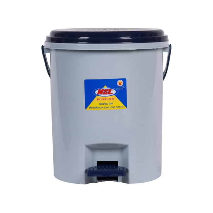 Số lượng thành viên trong gia đình và tần suất đổ rác
