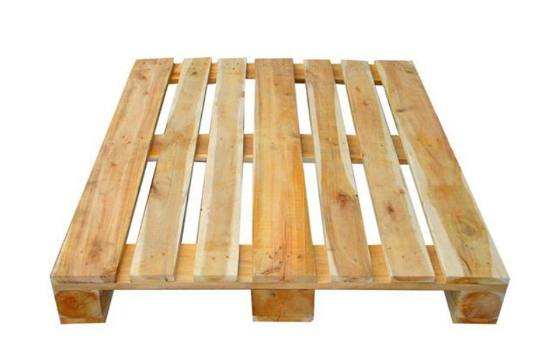 Pallet cao cấp từ gỗ thông