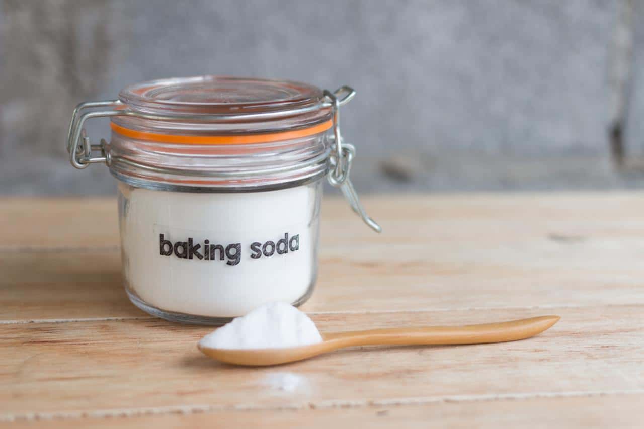 Tẩy trắng đồ nhựa bằng baking soda